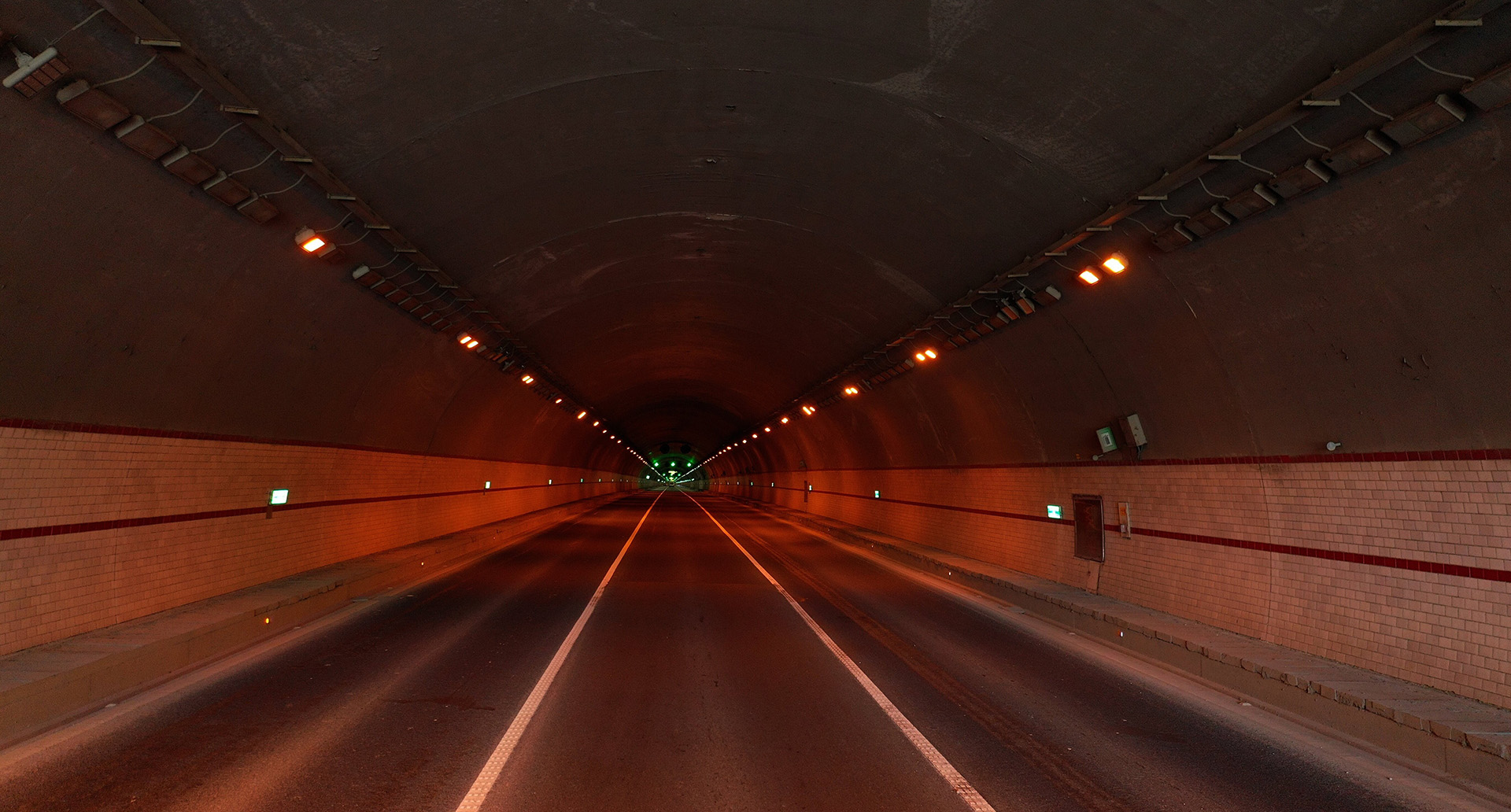driveway tunnel lamp
